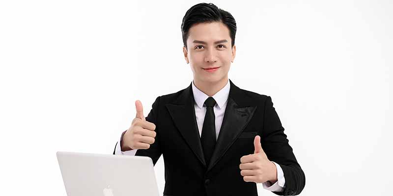 Tác giả Kim Kim là người sáng lập và quản lý website game bài đổi thưởng